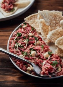 Steak tartare with crispy bread chips
