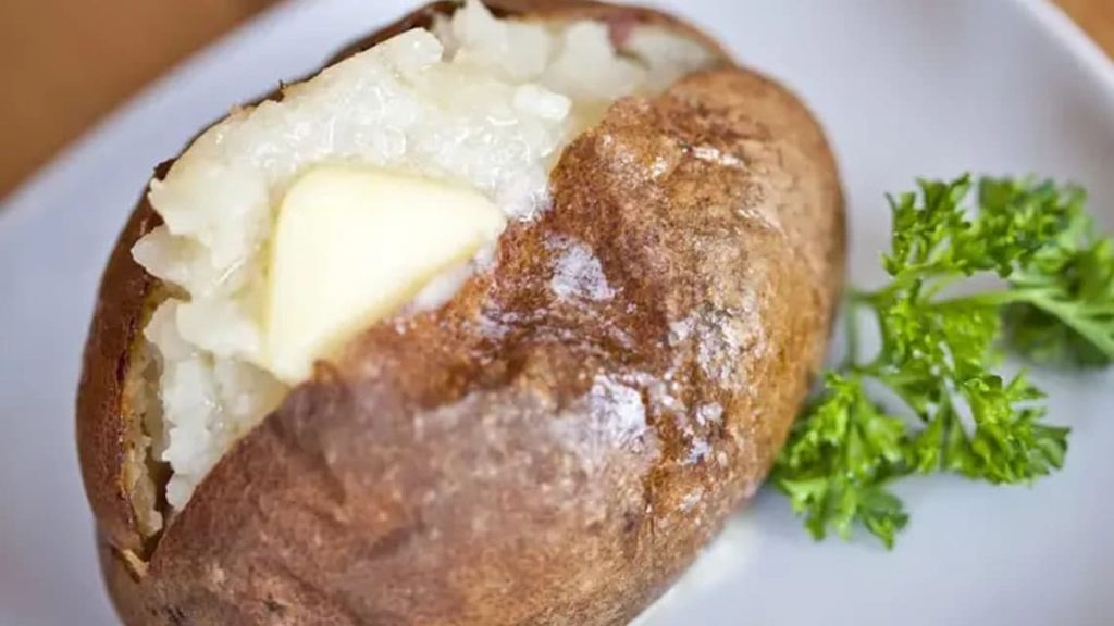 CHEFS SHARE 13 TIPS FOR MAKING THE BEST BAKED POTATOES